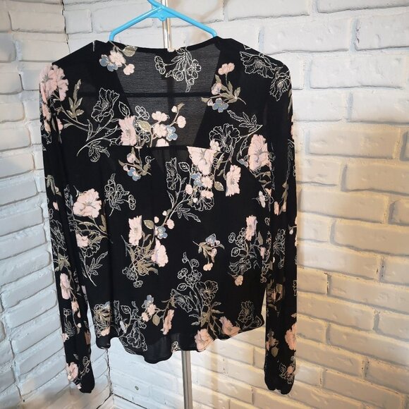 Mossimo Supply Co. Ladies Long Sleeves with Elastic Ends Blouse - Picture 2 of 9